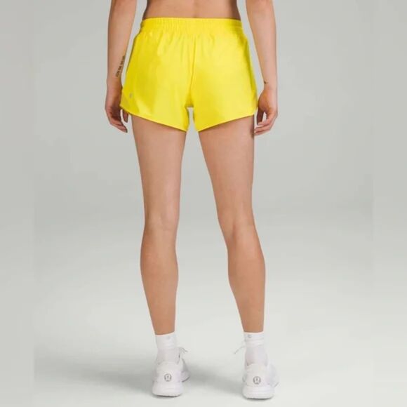 Lululemon Hotty Hot Low Rise Short 4" Lined Sonic‎ Yellow Size 14 NWT - Picture 4 of 6